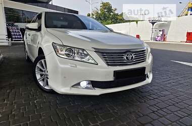 Седан Toyota Camry 2014 в Киеве