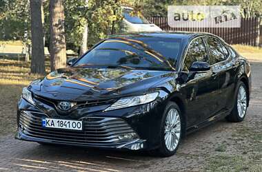 Седан Toyota Camry 2020 в Києві