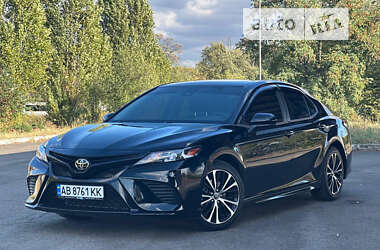 Седан Toyota Camry 2020 в Днепре