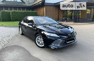 Седан Toyota Camry 2020 в Києві