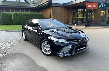 Седан Toyota Camry 2020 в Киеве