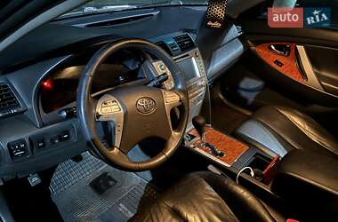Седан Toyota Camry 2010 в 
