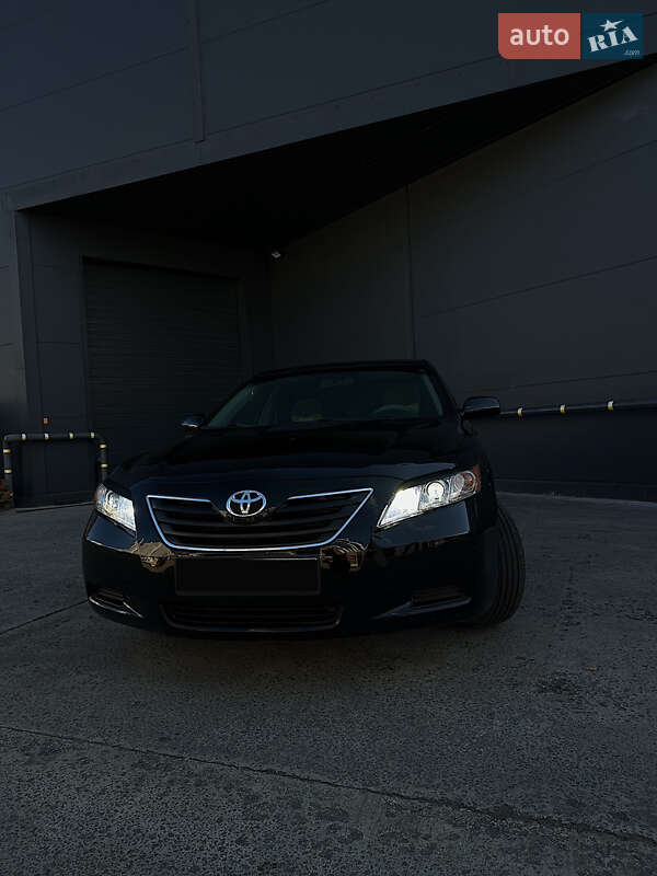 Седан Toyota Camry 2011 в Житомире