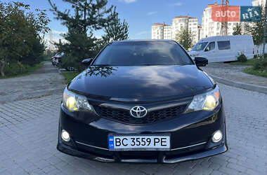 Седан Toyota Camry 2013 в Івано-Франківську