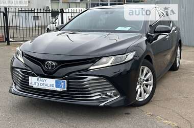 Седан Toyota Camry 2017 в Києві