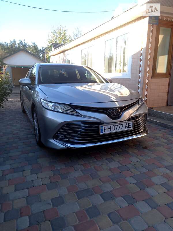 Седан Toyota Camry 2018 в Одессе