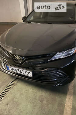 Седан Toyota Camry 2017 в Києві