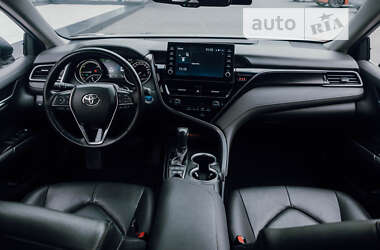 Седан Toyota Camry 2021 в 