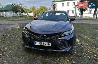 Седан Toyota Camry 2018 в Полтаві