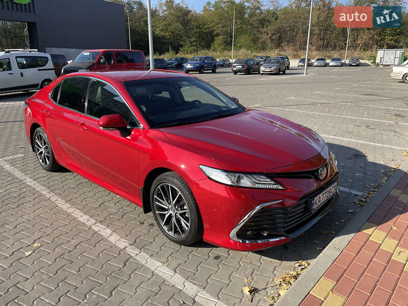 Toyota Camry 2021