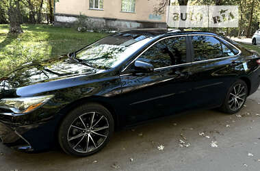 Седан Toyota Camry 2015 в Киеве