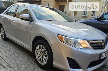 Седан Toyota Camry 2014 в Белогородке