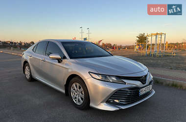 Седан Toyota Camry 2019 в Києві