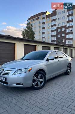 Седан Toyota Camry 2008 в Хмельницком