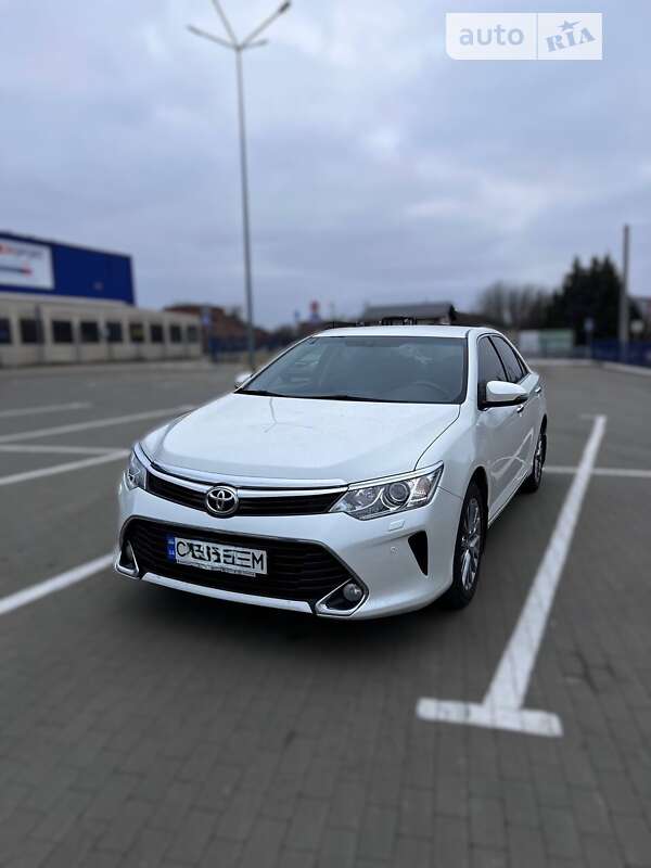 Седан Toyota Camry 2016 в Прилуках