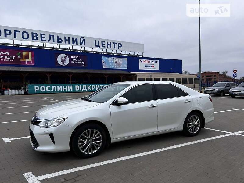 Седан Toyota Camry 2016 в 