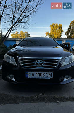 Седан Toyota Camry 2012 в Киеве