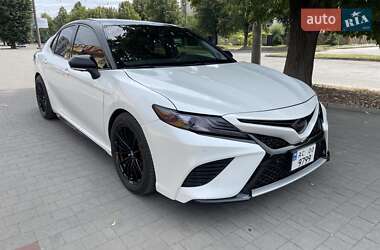 Седан Toyota Camry 2018 в Луцьку