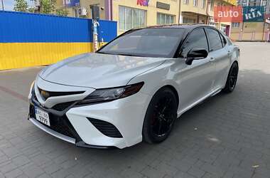 Седан Toyota Camry 2018 в Луцьку