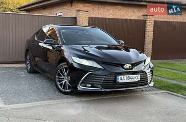 Седан Toyota Camry 2022 в Киеве