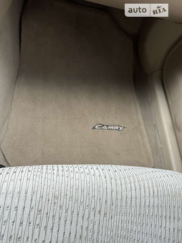 Седан Toyota Camry 2014 в Дніпрі