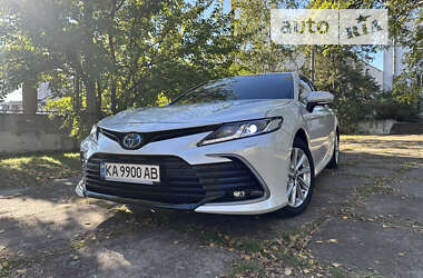 Седан Toyota Camry 2022 в Києві