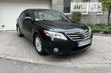 Седан Toyota Camry 2011 в Києві