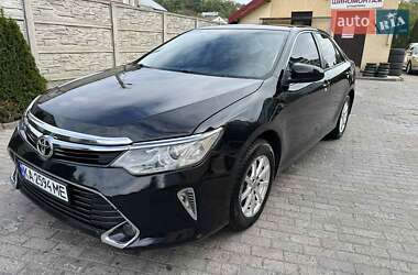 Седан Toyota Camry 2015 в Львові