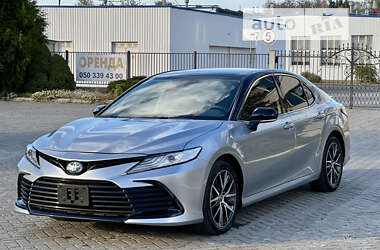 Седан Toyota Camry 2022 в Рівному