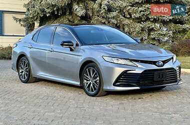 Седан Toyota Camry 2022 в Ровно