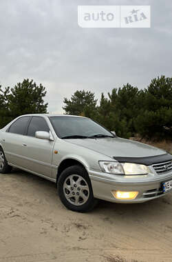 Седан Toyota Camry 2001 в Днепре