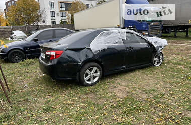 Седан Toyota Camry 2013 в Ірпені