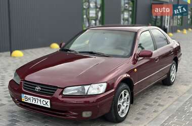 Седан Toyota Camry 1999 в Одессе