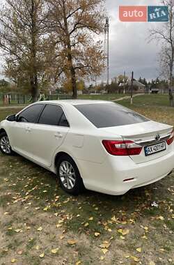 Седан Toyota Camry 2013 в Зачепиловке