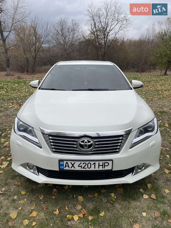 Седан Toyota Camry 2013 в Зачепиловке