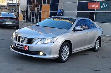 Седан Toyota Camry 2012 в Харькове