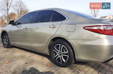 Седан Toyota Camry 2017 в Ивано-Франковске