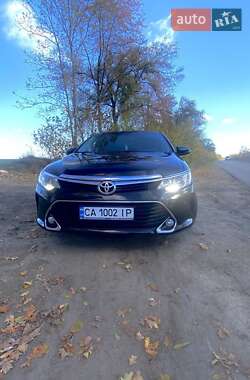 Седан Toyota Camry 2017 в Умани