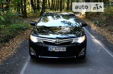 Седан Toyota Camry 2011 в Луцке