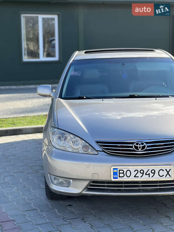Седан Toyota Camry 2005 в Збараже