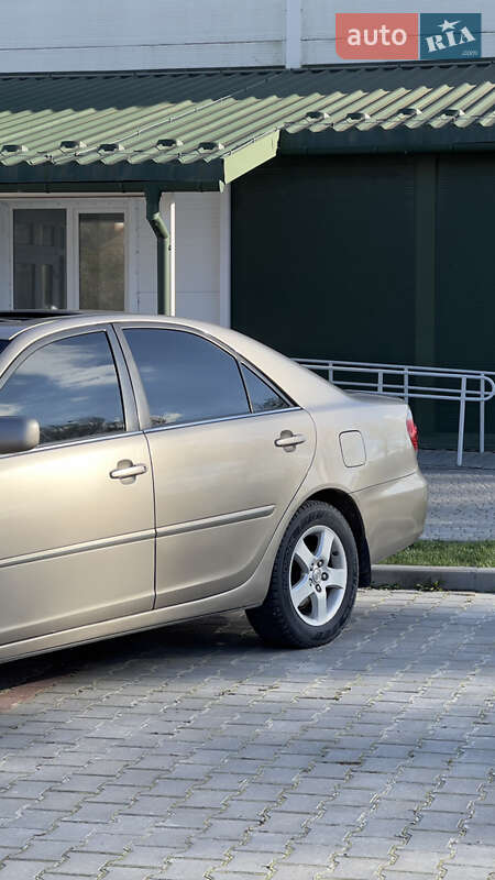 Седан Toyota Camry 2005 в Збараже