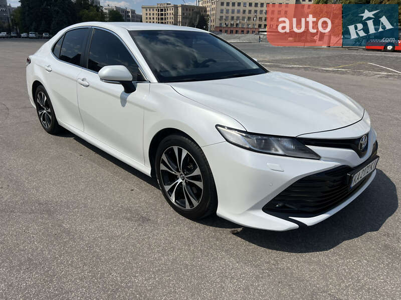 Седан Toyota Camry 2017 в Харькове фото 3 Седан Toyota Camry 2017 в Харькове