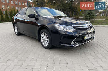 Седан Toyota Camry 2016 в Києві