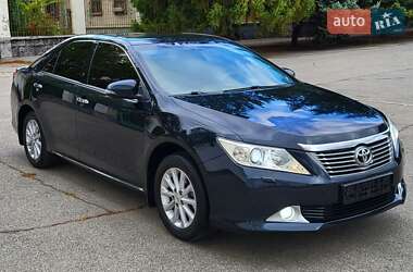 Седан Toyota Camry 2012 в П'ятихатках