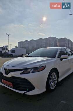 Седан Toyota Camry 2019 в Дніпрі