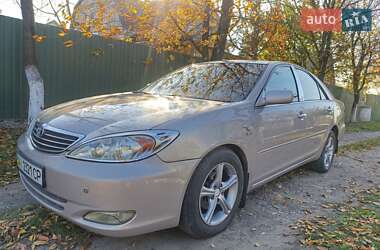 Седан Toyota Camry 2004 в Києві