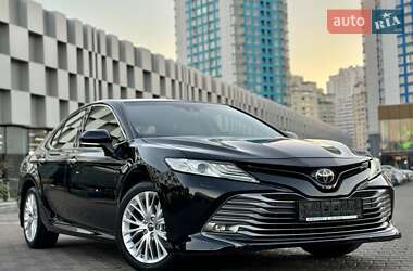 Седан Toyota Camry 2017 в Одессе