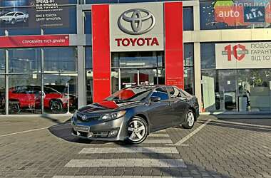 Седан Toyota Camry 2013 в Тернополе