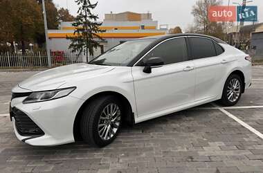 Седан Toyota Camry 2018 в Черкасах