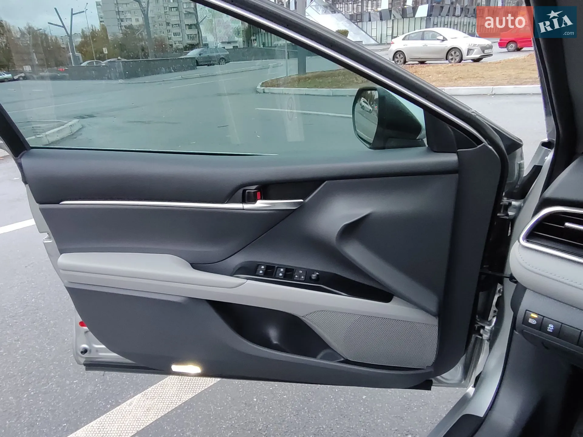 2018 Toyota Camry - мініатюра 32